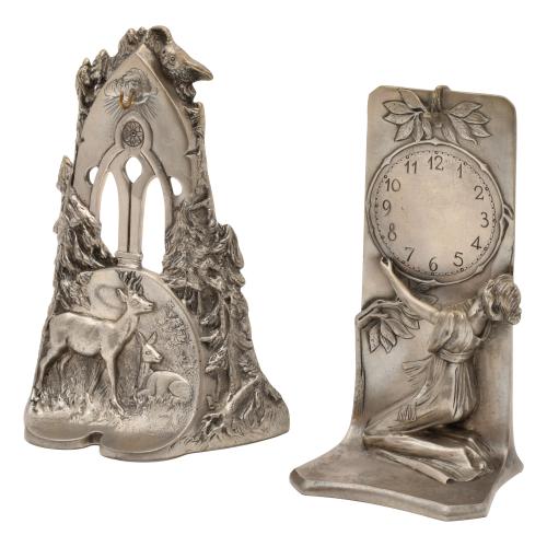 Lote de dos porta-relojes, siglo XX.