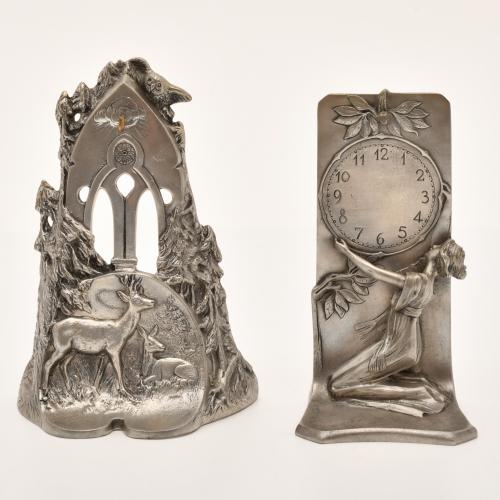 Lote de dos porta-relojes, siglo XX.