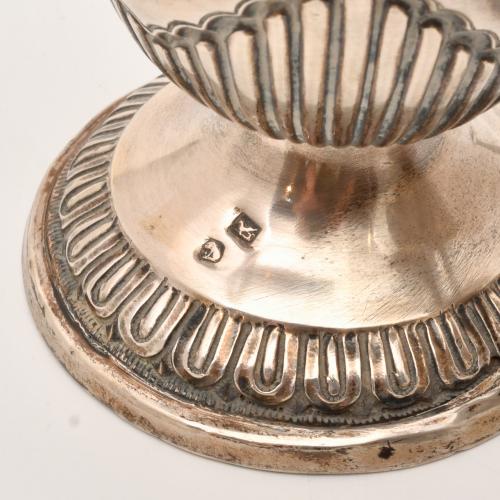 Juego de cafetera y lechera portuguesas, 1886 - 1913.