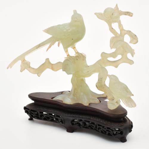 ESCUELA CHINA, SIGLO XX. Pájaro posado en una rama. 