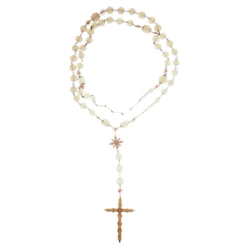 Rosario isabelino con cruz colgante y piedra luna.