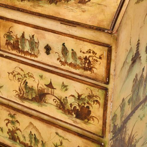 Cabinet escritorio estilo Reina Ana, segunda mitad siglo XX.