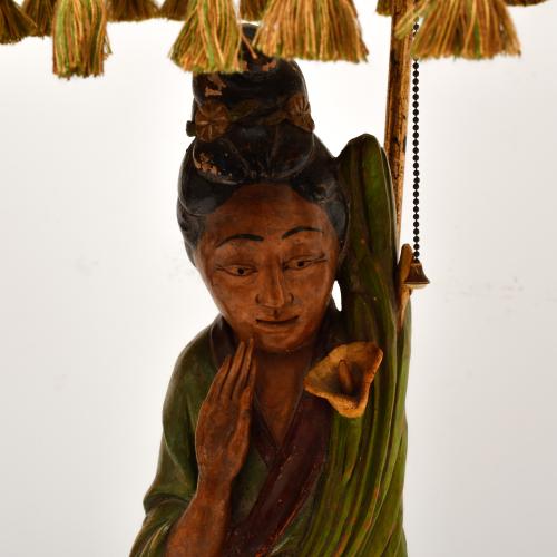 ESCUELA TIBETANA, PPS. SIGLO XX. Tallas de monjes reconvert