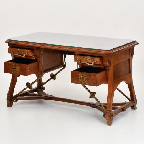 Mesa modernista, circa 1900. 