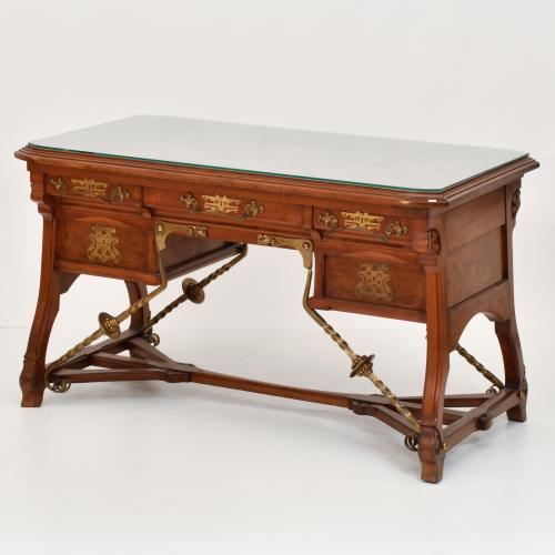 Mesa modernista, circa 1900. 