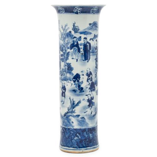 ESCUELA CHINA, FIN. SIGLO XIX-PPS. SIGLO XX. Jarrón trompeta.