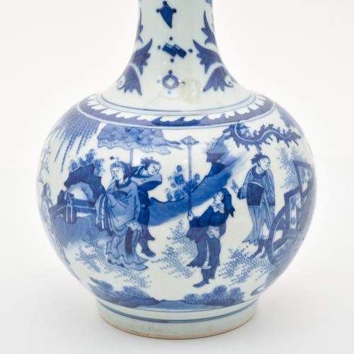 ESCUELA CHINA, SIGLO XX. Jarrón de cuello largo estilo Yong