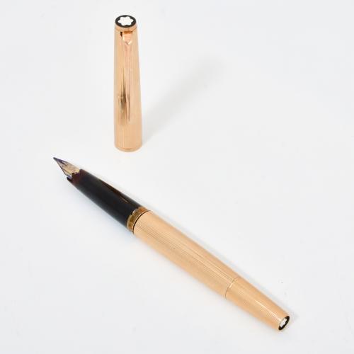 MONTBLANC.  Pluma estilográfica.