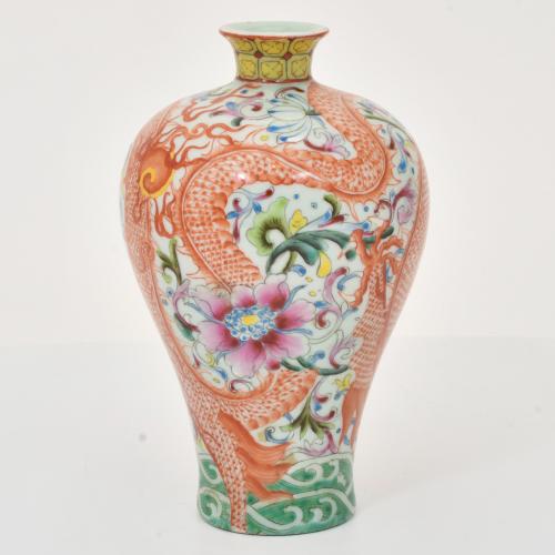 ESCUELA CHINA,  PPS. SIGLO XX. Jarrón para la exportación. 