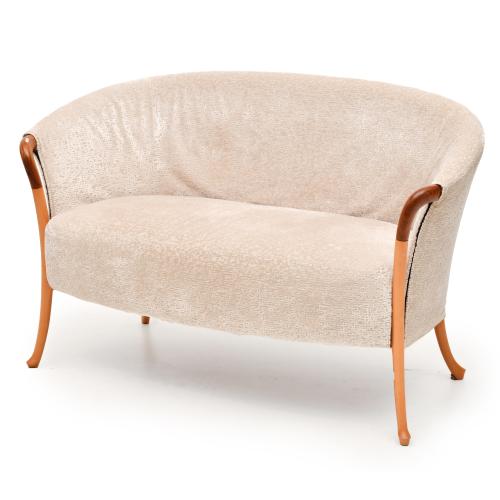 UMBERTO ASNAGO (1949) PARA GIORGETTI. Sofá modelo "Progetti", diseño de 1996.