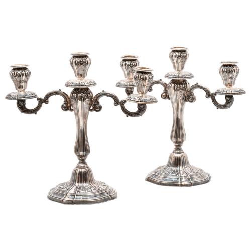 Pareja de candelabros peruanos, siglo XX. 