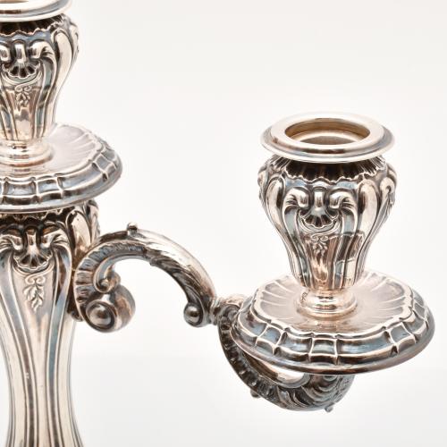 Pareja de candelabros peruanos, siglo XX. 