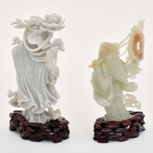 ESCUELA CHINA, SIGLO XX.  Lote de dos "Guanyins". 
