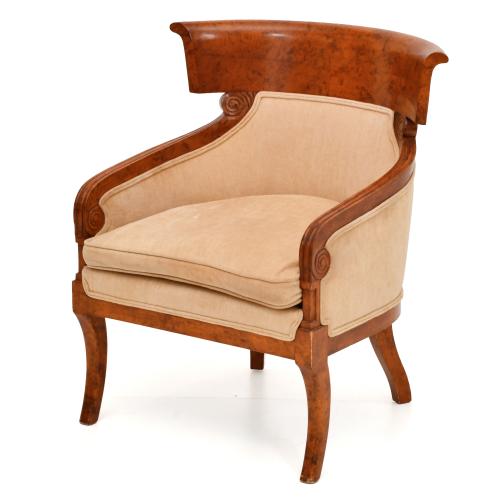 Sillón de estilo Imperio, siglo XX.
