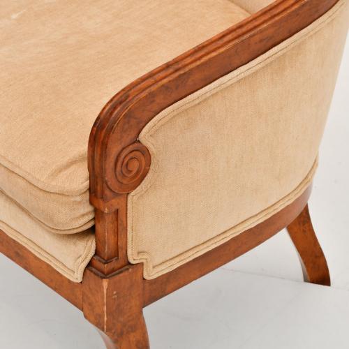 Sillón de estilo Imperio, siglo XX.