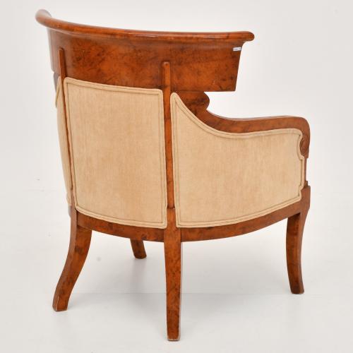 Sillón de estilo Imperio, siglo XX.