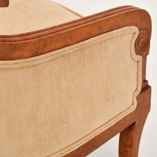 Sillón de estilo Imperio, siglo XX.