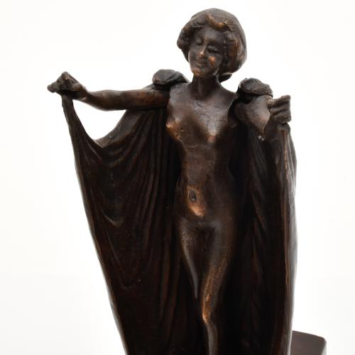 SIGUIENDO MODELOS DE CARL KAUBA (1865-1922).   Figura femen