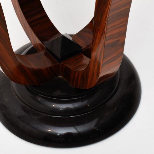 Mesa estilo Art Decó, siglo XX. 