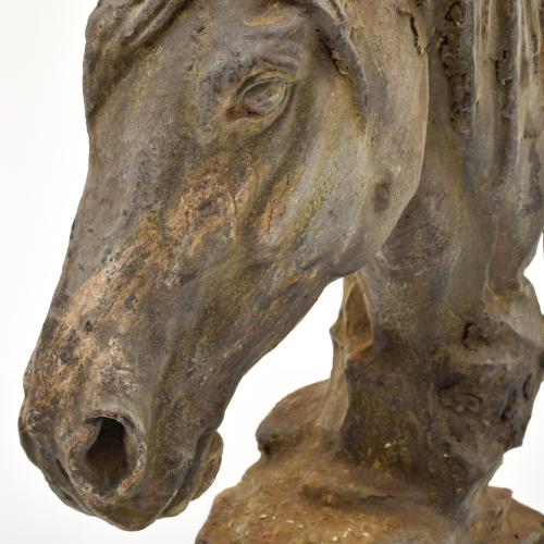Busto de caballo, siglo XX. 
