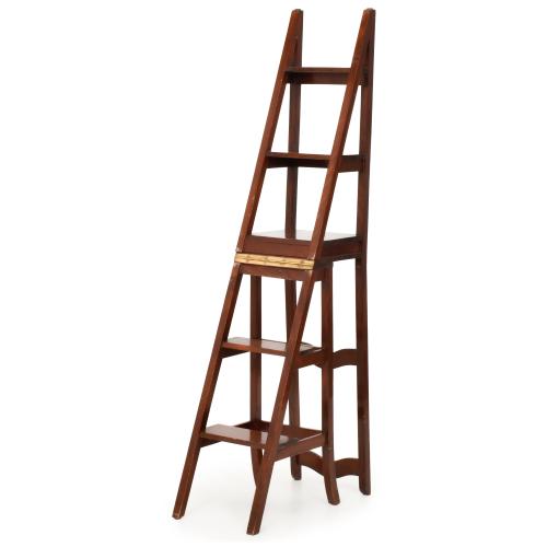 Escalera de biblioteca, siglo XX.