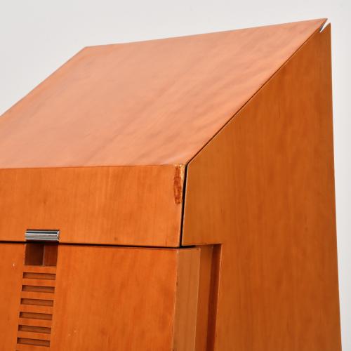 JAUME TRESSERRA (1943).   Chiffonier-joyero "Hotel Arts".