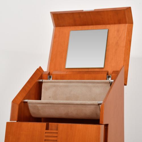 JAUME TRESSERRA (1943).   Chiffonier-joyero "Hotel Arts".