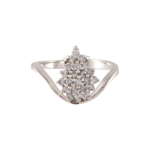 Anillo en forma de gota con diamantes.