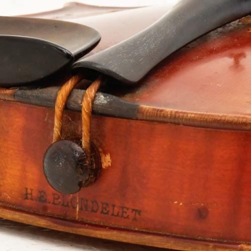 H. EMILE BLONDELET (1875-1928). Violín, 1923.