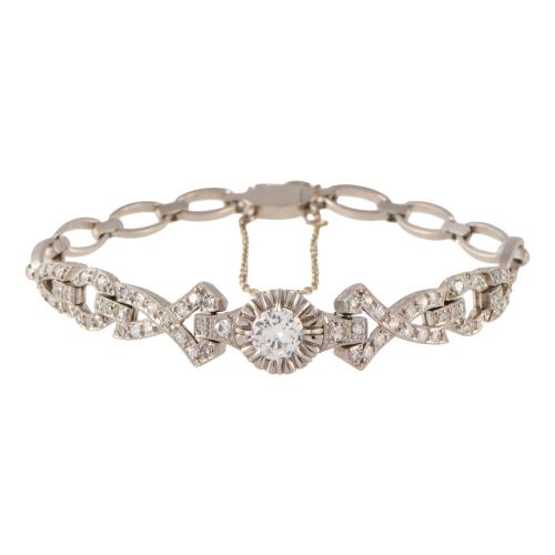 Pulsera articulada con diamantes.