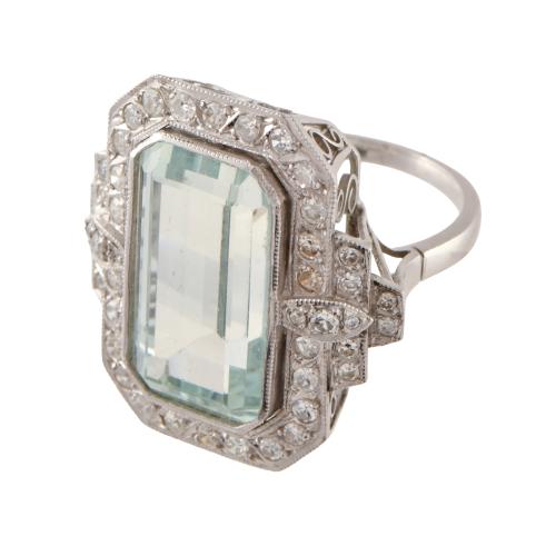 Anillo art déco con gran aguamarina.