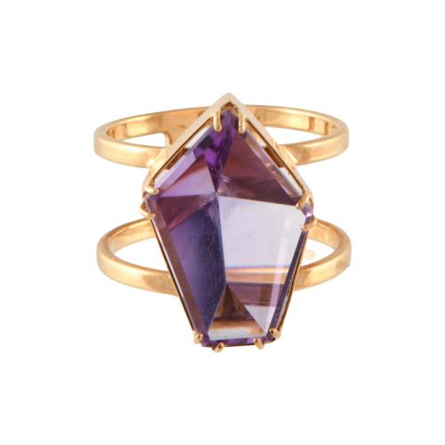 Anillo con gran amatista.