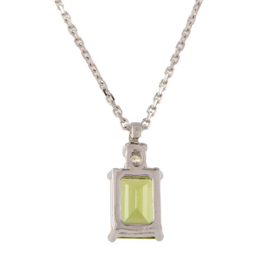 Collar con colgante con olivina y diamante.