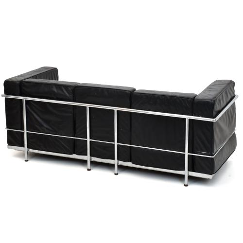 SIGUIENDO MODELOS DE LE CORBUSIER, PIERRE JEANNERET Y CHARL
