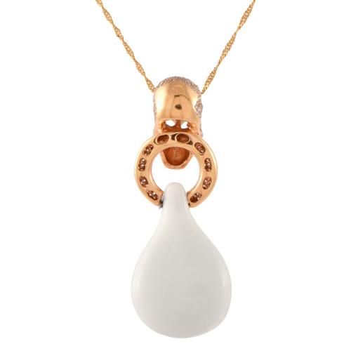 Collar con colgante en forma de calavera con pavé de diaman