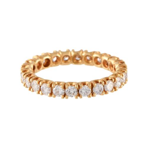 Anillo alianza completa de diamantes.
