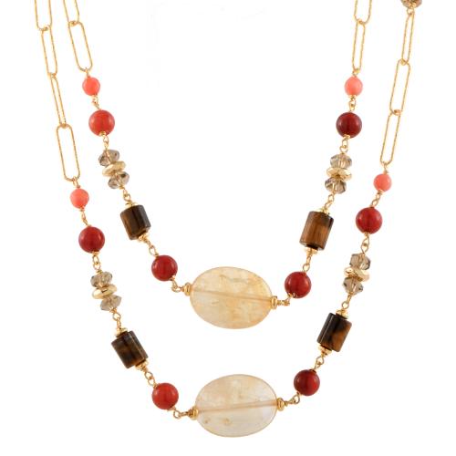 Collar largo con coral y pedrería natural.