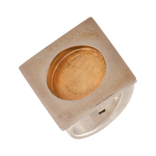 Anillo vanguardista.