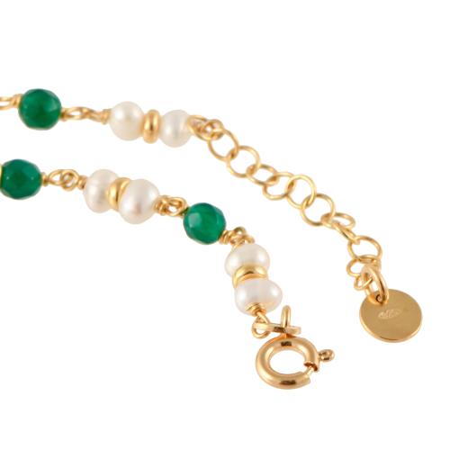 Pulsera con pedrería natural.