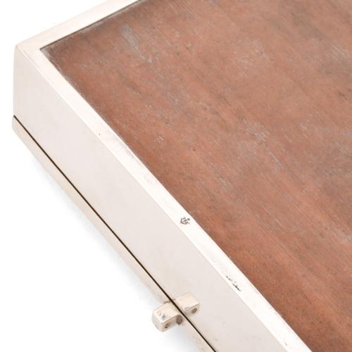 Caja tabaquera, siglo XX. 