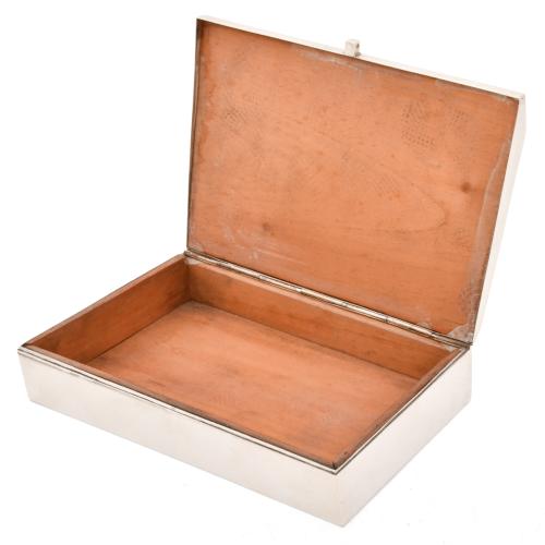 Caja tabaquera, siglo XX. 