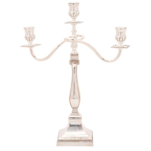 Pareja de candelabros, siglo XX.