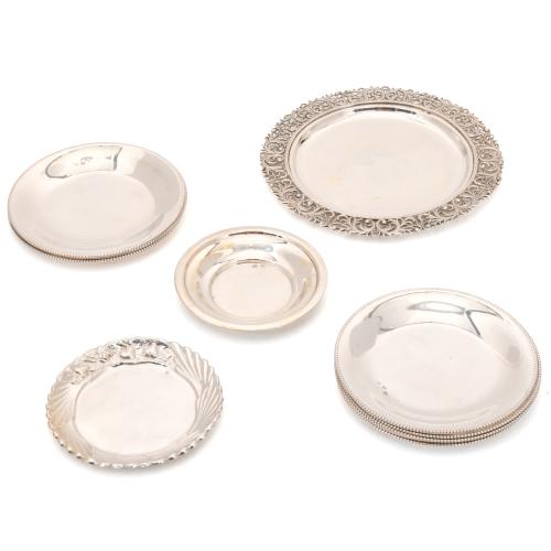Conjunto de varios platos pequeños, siglo XX.