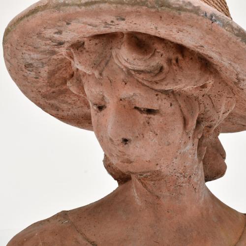 Busto de mujer, siglo XX. 