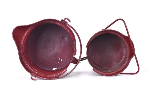 Conjunto de dos decalitros de vino franceses, med. siglo XX