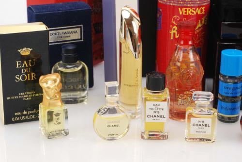 COLECCIÓN DE PERFUMES FRANCESES E ITALIANOS